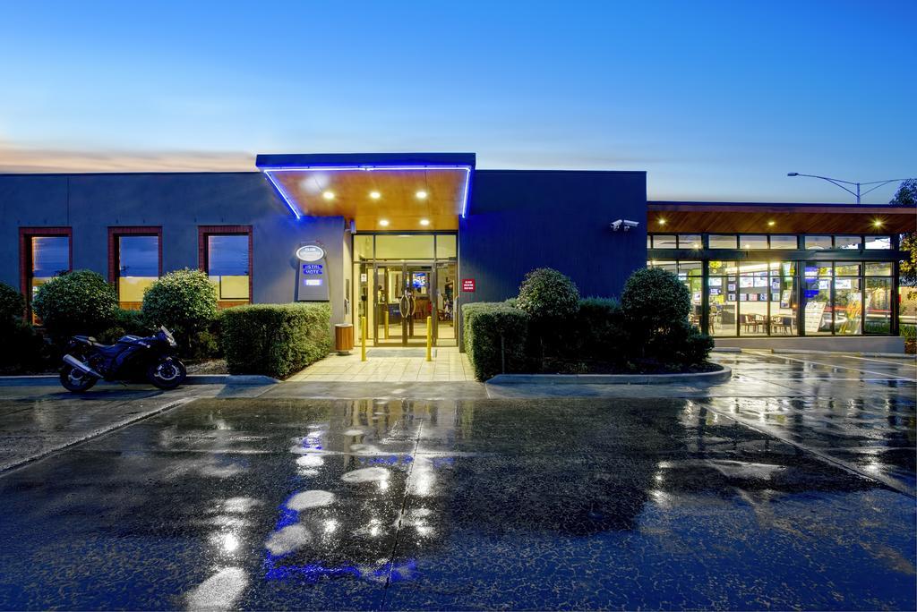 Club Laverton Exterior photo